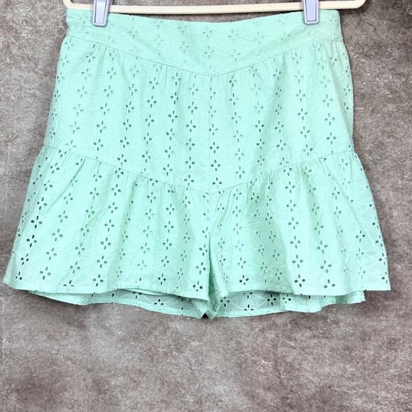 BCBGeneration Eyelet Shorts - Mint - Size L - Picture 7 of 14